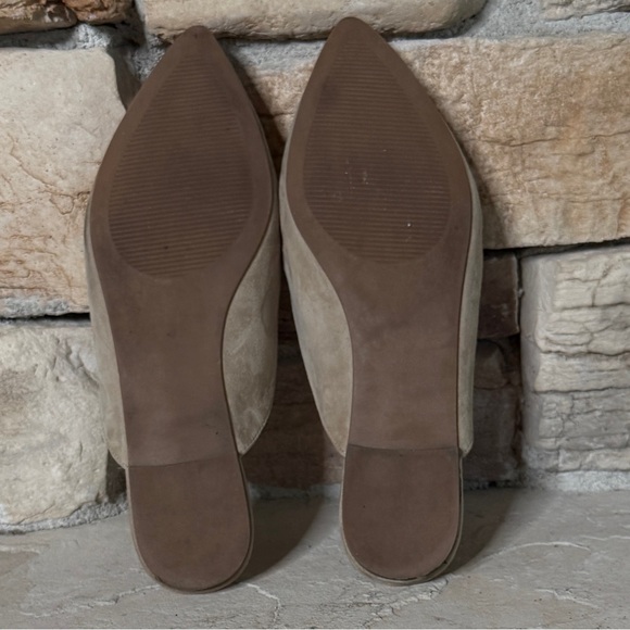 Steve Madden Friends Tan Suede Gold Chain Pointed-Toe Loafer Slides Sz 7.5 - Picture 9 of 11